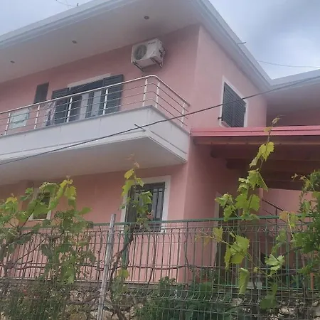 Amalias Quarto em Acomodações Particulares Himare